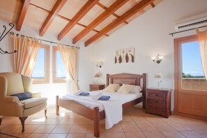 4 bedrooms, in-room safe, iron/ironing board, free WiFi