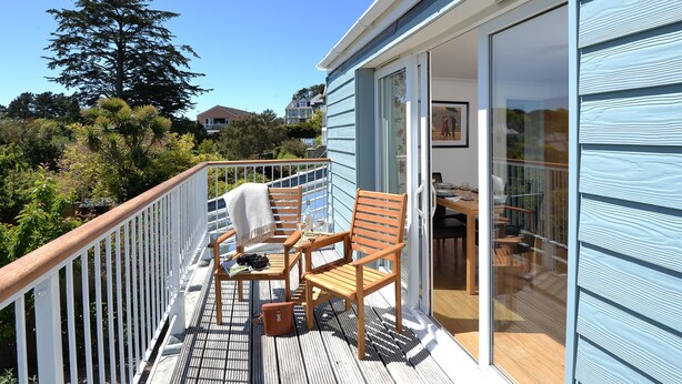 Outdoor dining - 1 bedroom accommodation in Falmouth (Falmouth)