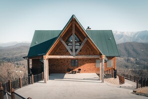 Exterior - Experience Panoramic Views of the Smokies • December 2025 dates still available! (Gatlinburg)