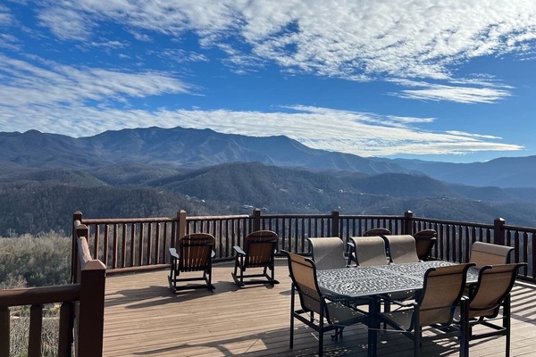 屋外ダイニングエリア