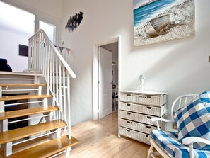 Interior - 3 bedroom accommodation in Torquay (Torquay)