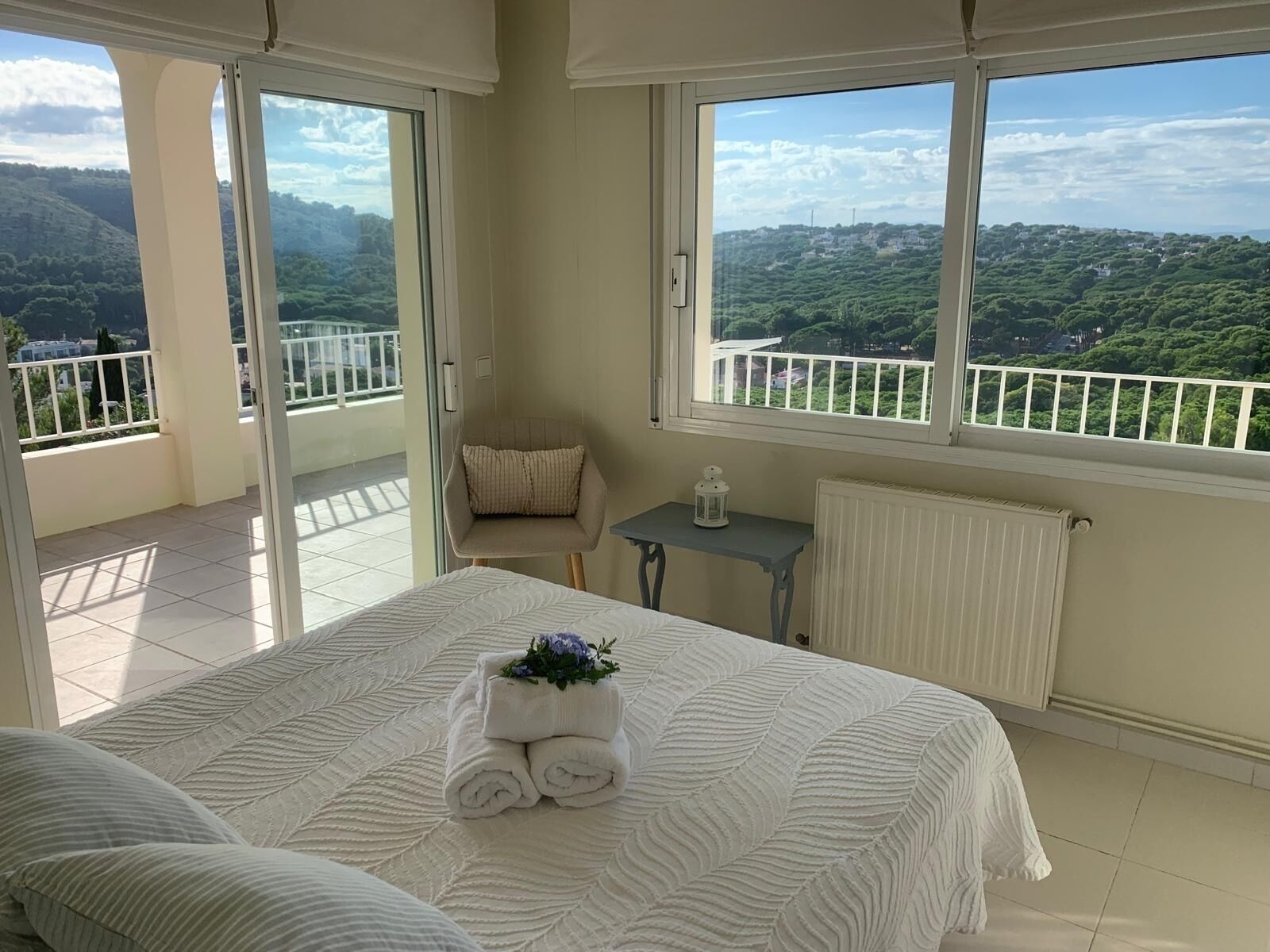 3 室のベッドルーム、アイロン / アイ ロン台、WiFi (無料)