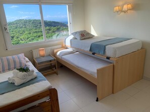 3 bedrooms, iron/ironing board, free WiFi