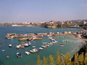 Marina - Exclusive accommodation perched over Newquay’s harbour. (Newquay)