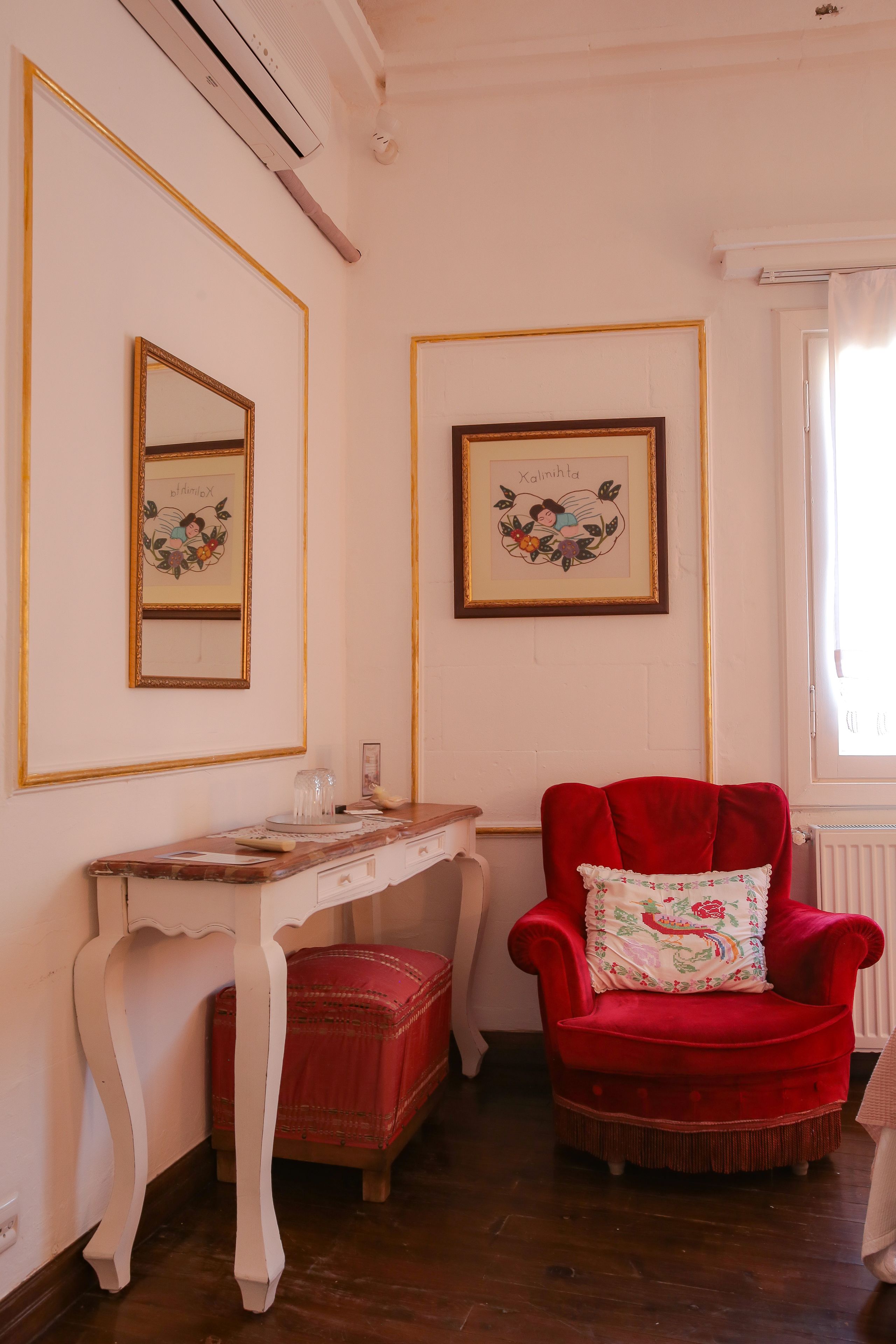 shower, free toiletries, hair dryer, slippers