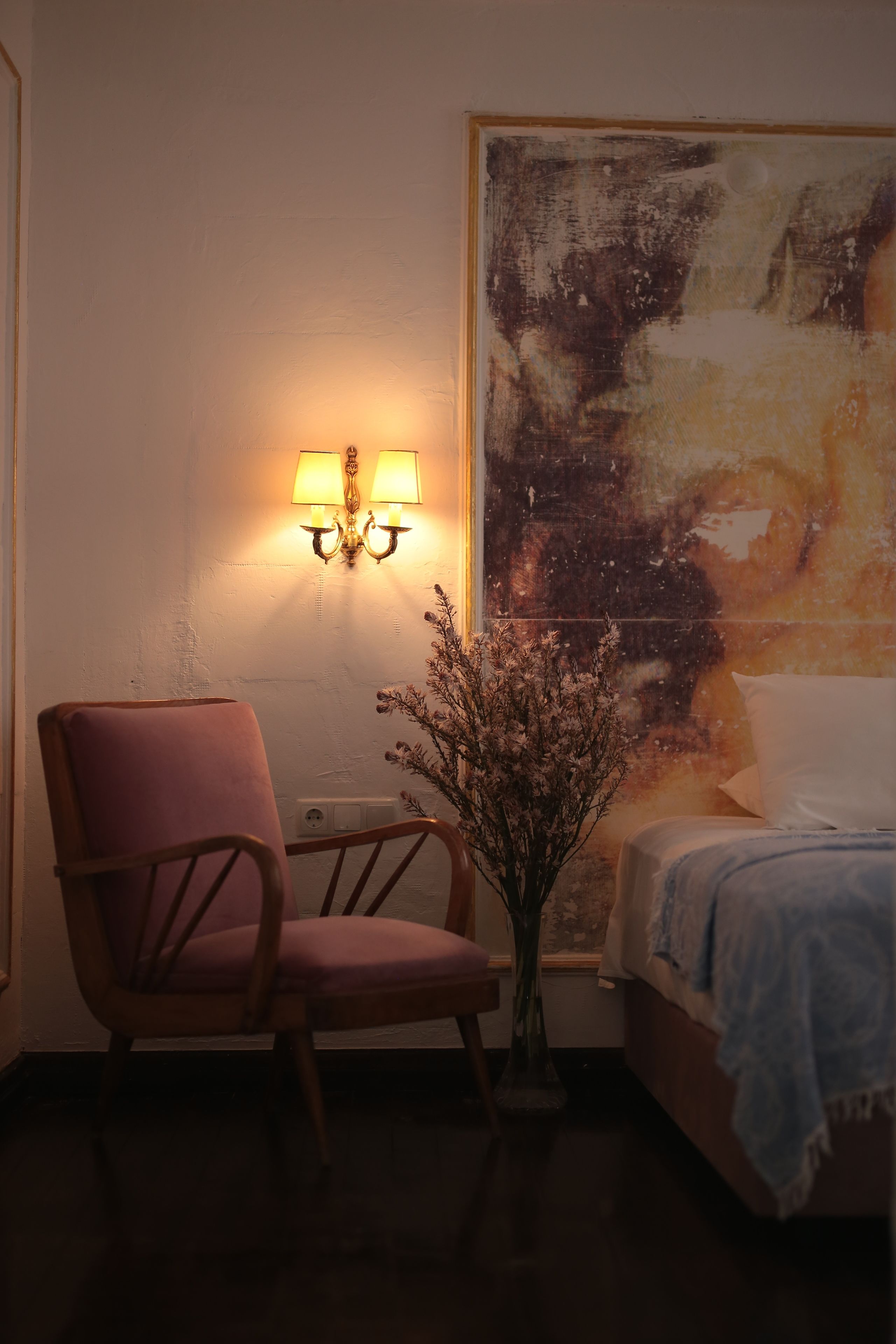 standard double room | soundproofing, iron/ironing board, free wifi, bed sheets