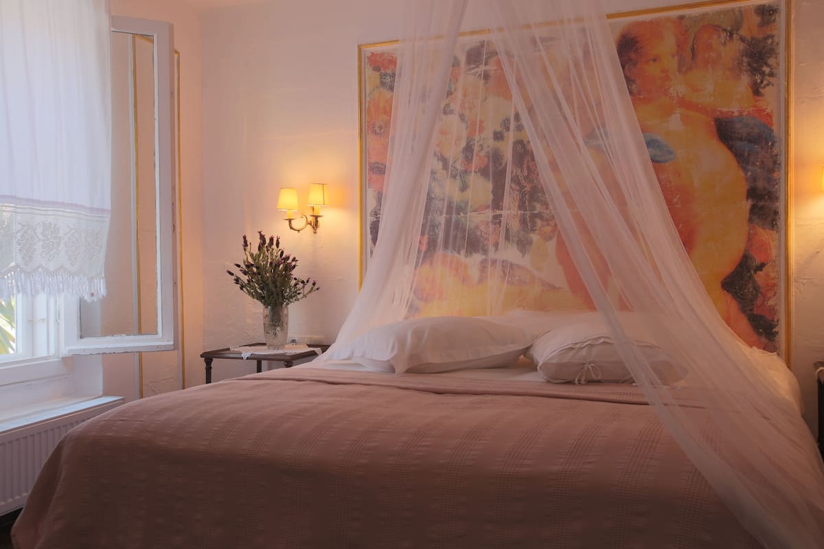 Deluxe Double Room, City View | Premium bedding, minibar, soundproofing, iron/ironing board (on request)
