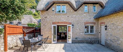 屋外ダイニングエリア