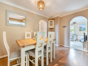 Dining - The Retreat Lulworth (Wareham)