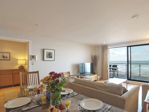 Living area - 3 bedroom accommodation in Westward Ho! (Westward Ho!)