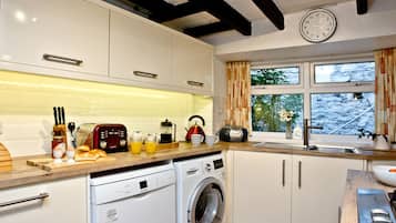 Dishwasher, cookware/dishes/utensils