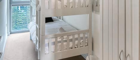 2 bedrooms, WiFi (free)