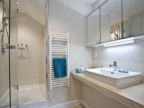 Bathroom - Sunset Bay - 31 Horizon View (Westward Ho!)