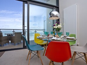 تناول الطعام