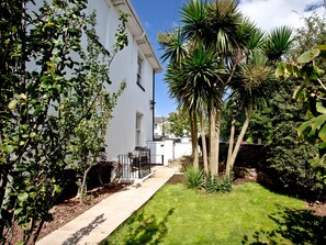 Property grounds - Devon Villa Garden Apartment (Torquay)