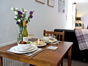 Dining - Devon Villa Garden Apartment (Torquay)