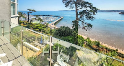 2 bedroom accommodation in Torquay