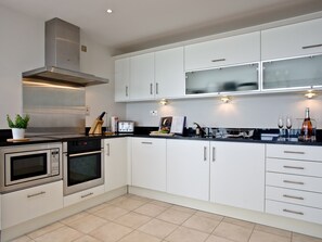 Cookware/dishes/utensils, freezer - The Penthouse Bay View (Westward Ho!)