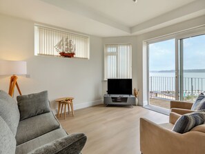 Living area - Ideally positioned apartment with large balcony overlooking Goodrington Beach. (Paignton)