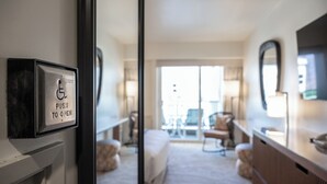 Internet, bed sheets - BEST RATE!  ADA Studio Ala Moana Condominium (AH01) (Honolulu)
