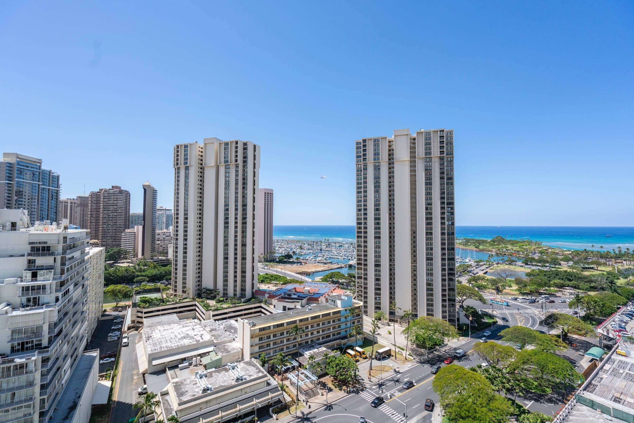 Hotel Type Ocean and Park View in Ala Moana Vacation Rental! (AH117)