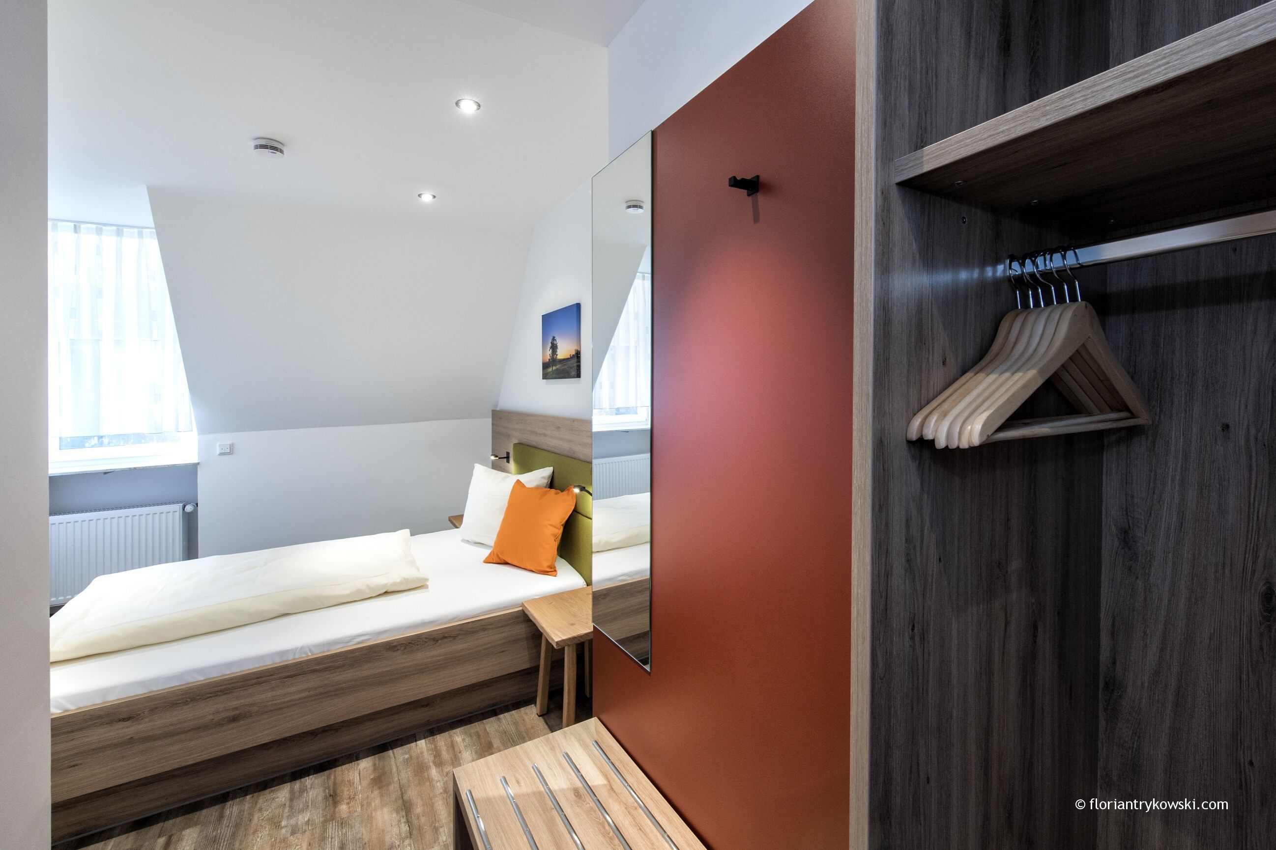 comfort single room | 1 bedroom, in-room safe, desk, laptop workspace