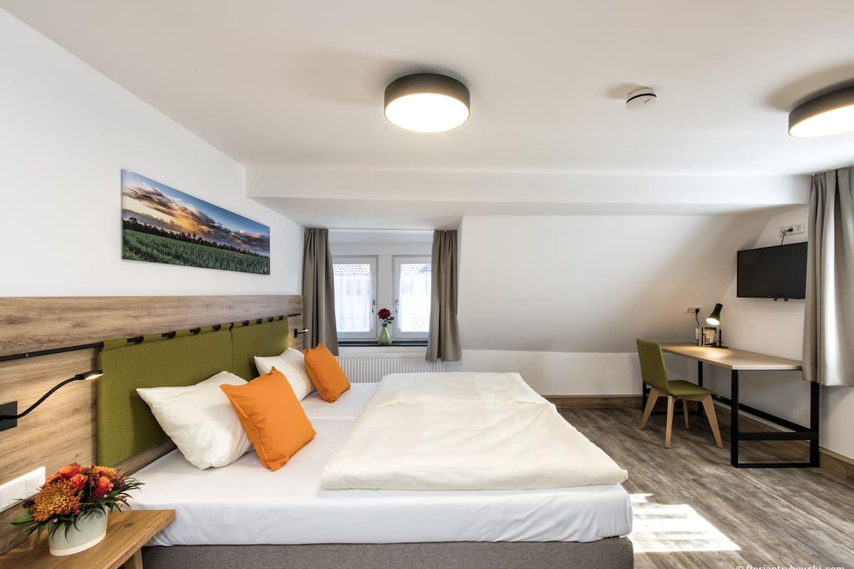 superior apartment - johann | 1 bedroom, in-room safe, desk, laptop workspace