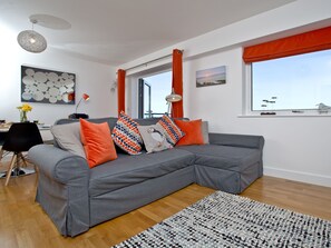 Living area - Luxury self catering accommodation overlooking Fistral Beach. (Newquay)