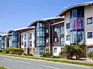 Exterior - Luxury self catering accommodation overlooking Fistral Beach. (Newquay)