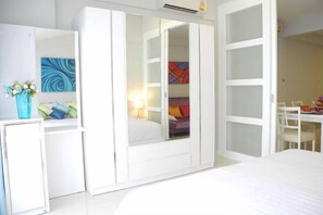 1 chambre, coffres-forts dans les chambres, fer et planche à repasser