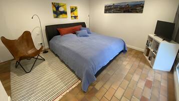 1 Schlafzimmer, BĂŒgeleisen/BĂŒgelbrett, kostenloses WLAN, BettwĂ€sche