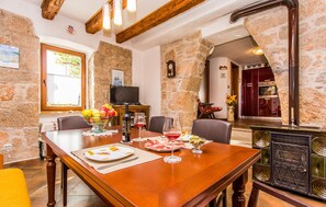 Dining - House Kras (Kras)