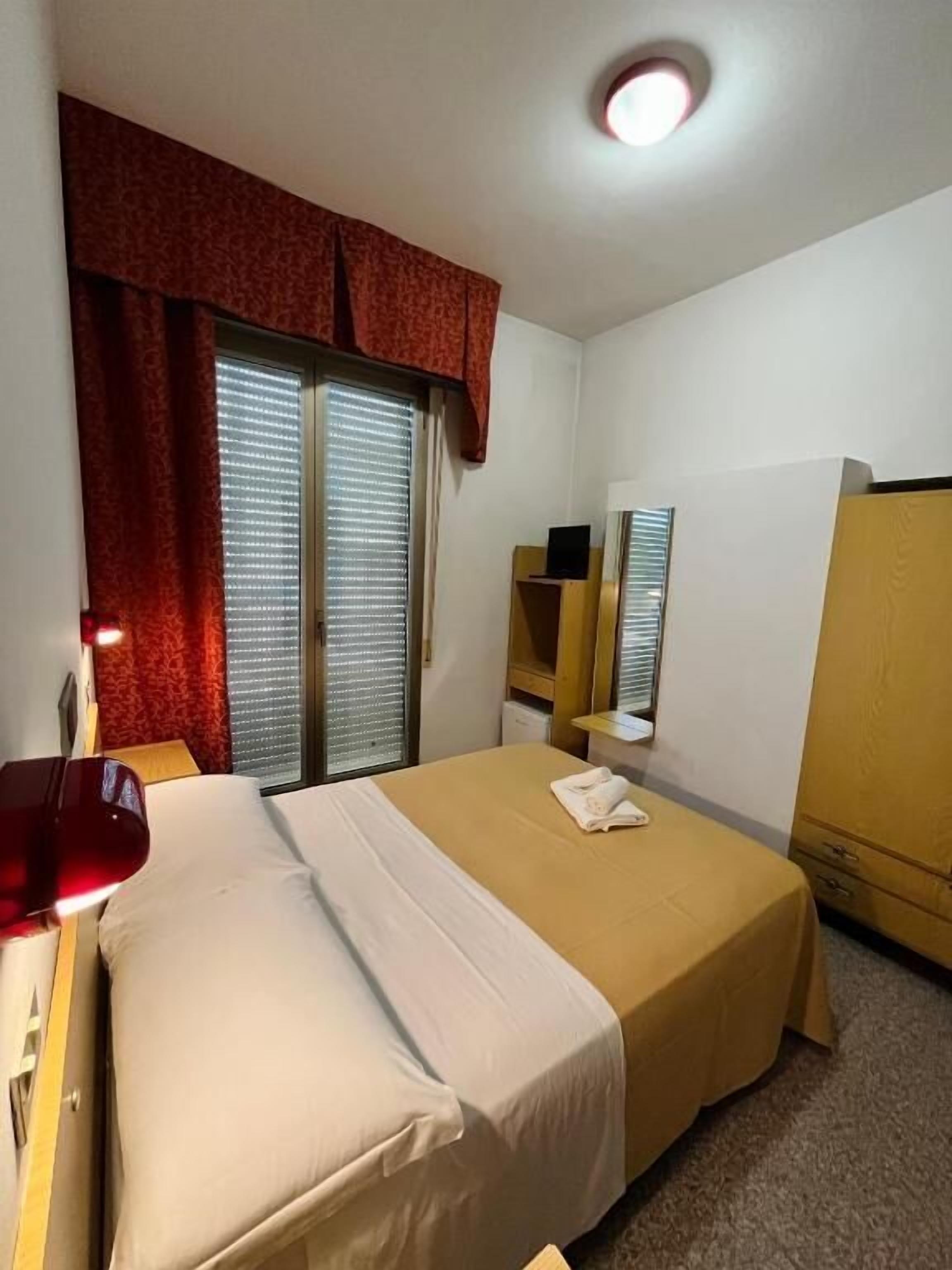 Doppia Basic uso singolo/Matrimoniale piccola | 객실 내 편의 시설/서비스