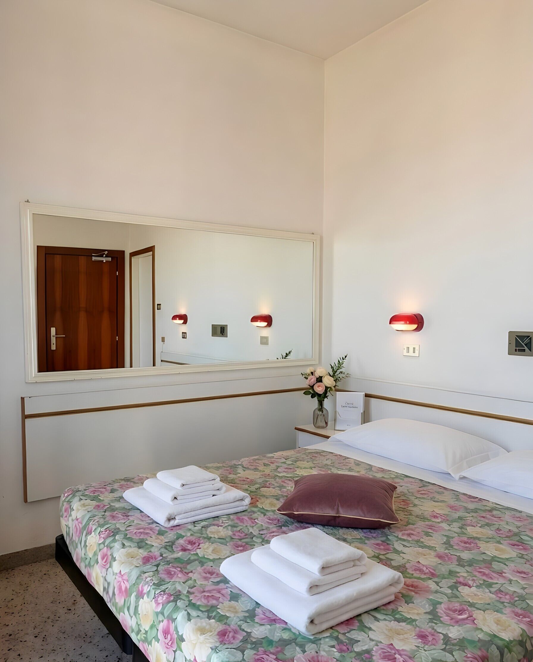 Photo - Hotel Columbia Frontemare