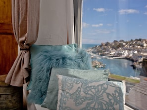 Interior - A characterful cottage with sea views, close to Brixham’s bustling harbour. (Brixham)