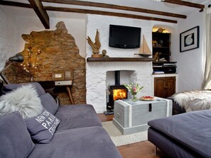 Fireplace - A characterful cottage with sea views, close to Brixham’s bustling harbour. (Brixham)