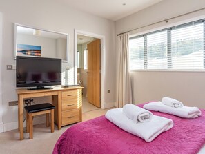 3 bedrooms, free WiFi - 3 bedroom accommodation in Westward Ho! (Westward Ho!)