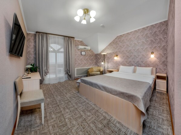 Standard Double Room, 1 Queen Bed, Non Smoking | Hypo-allergenic bedding, blackout curtains, iron/ironing board - Visit (Cherepovets)