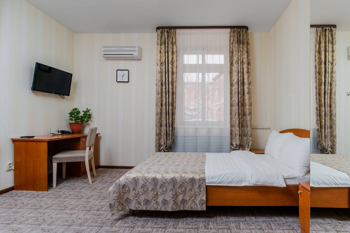 Standard Single Room, 1 Double Bed, Non Smoking, City View | Hypo-allergenic bedding, blackout drapes, iron/ironing board