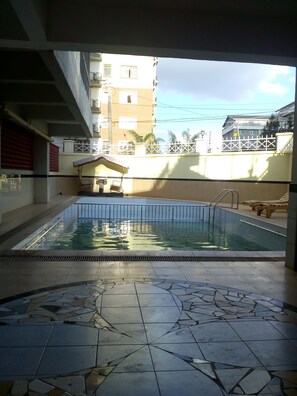 Pool - Two bedroom apartment with gym and swimming pool in a serine environment. (Nairobi)