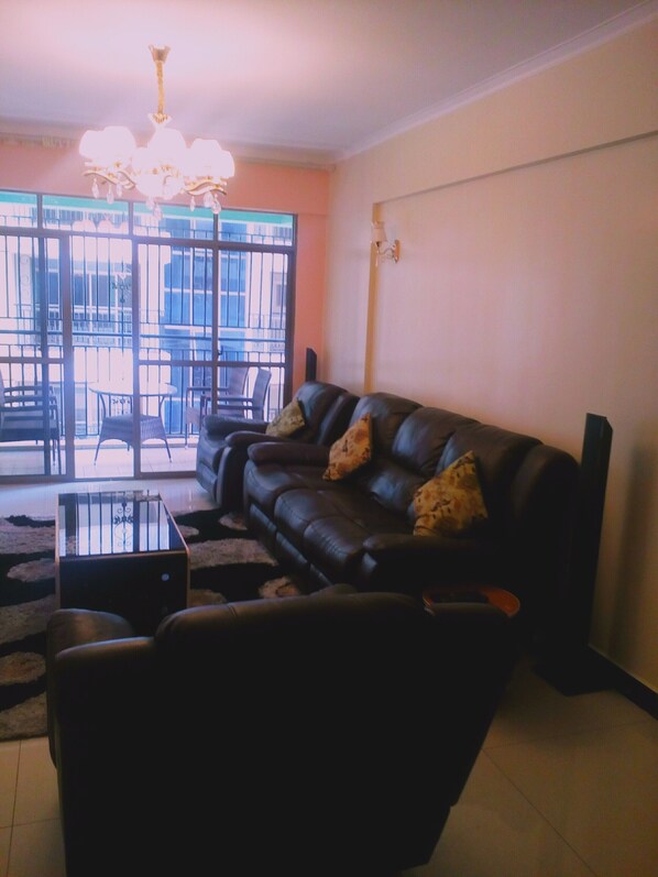 Smart TV - Two bedroom apartment with gym and swimming pool in a serine environment. (Nairobi)
