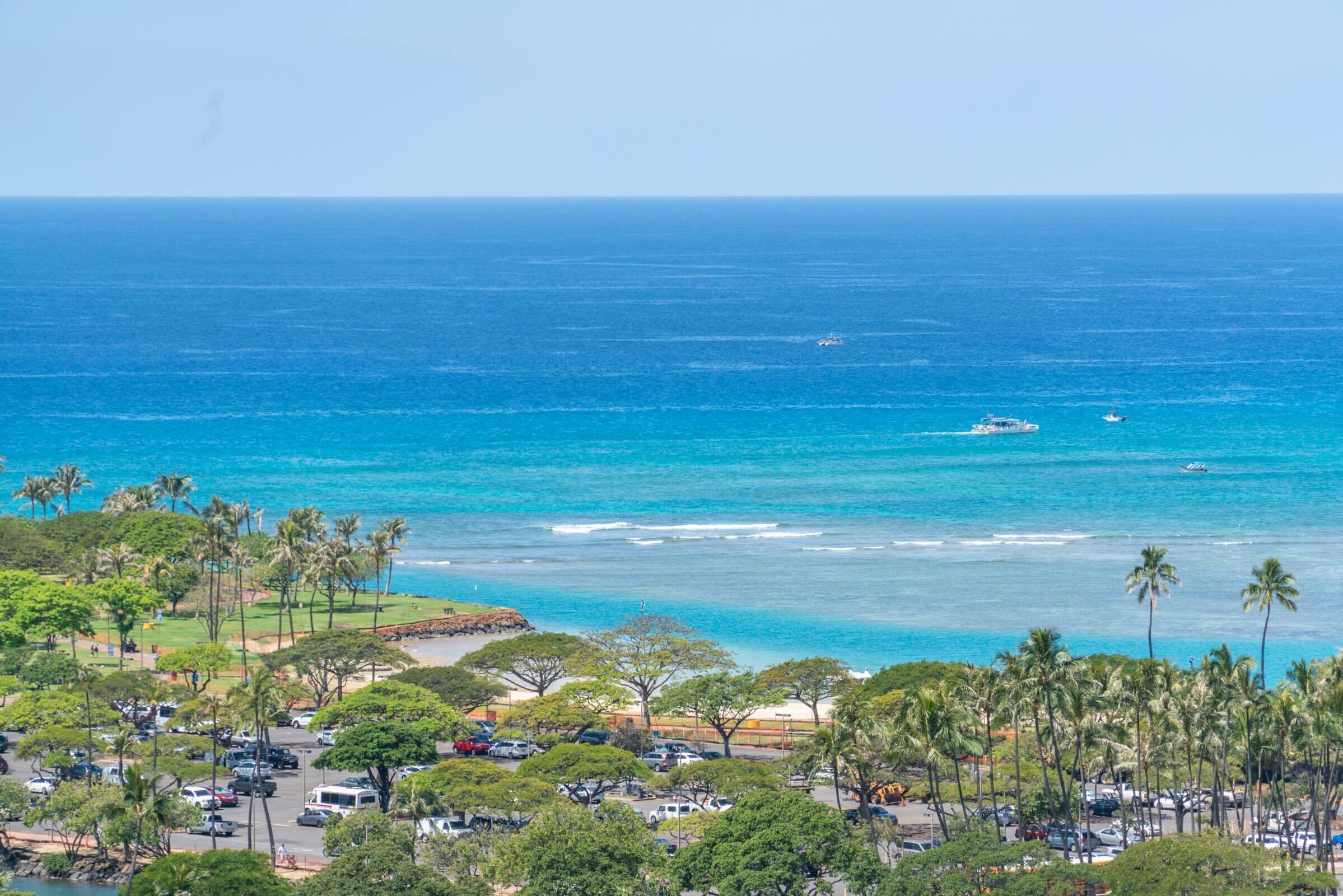 19th Floor! Ocean View! Hotel Type Ala Moana Condomium!  (AH917)