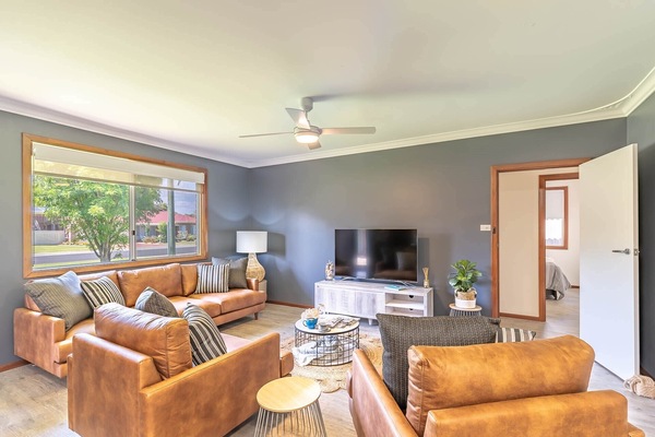 10a4fc49-ae24-4924-bb78-b01de801e8c6