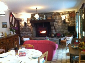 Dining - CHARMING HOUSE IN THE COUNTRY (Priziac)