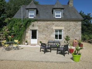 Outdoor dining - CHARMING HOUSE IN THE COUNTRY (Priziac)