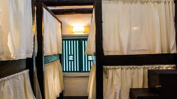 Gemeinsamer Comfort-Schlafsaal, Nichtraucher | Zustellbetten, kostenloses WLAN