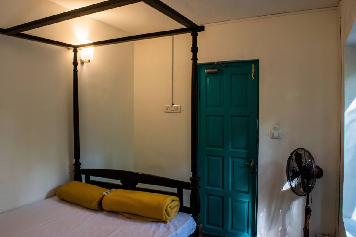 Classic-Doppelzimmer, 1 Doppelbett, Nichtraucher, Gartenblick | Zustellbetten, kostenloses WLAN