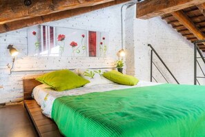 2 bedrooms, WiFi, bed sheets