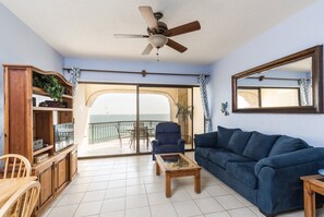 TV, lettore DVD, impianto stereo