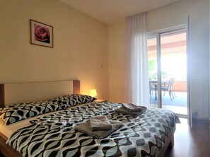 3 makuuhuonetta, vauvan matkasänky, ilmainen Wi-Fi, vuodevaatteet